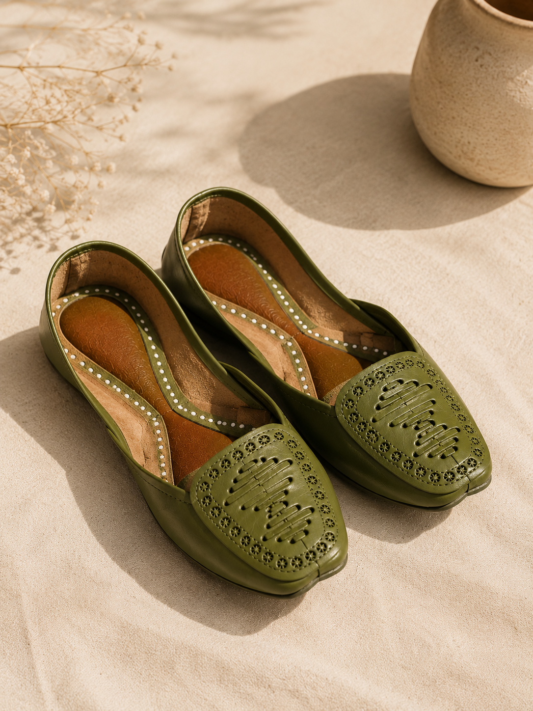Green leather cutwork khussa – traditional Pakistani footwear – Sole & Stylo - soleandstylo