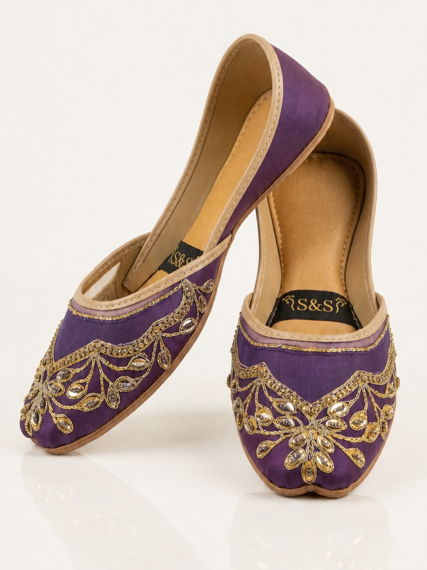 Purple organza khussa – handcrafted embroidery – Sole & Stylo - soleandstylo