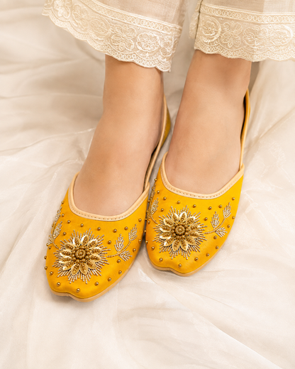 Yellow silk khussa – festive footwear – Sole & Stylo - soleandstylo