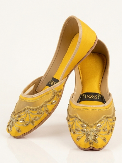 Yellow organza khussa – festive wear – Sole & Stylo - soleandstylo