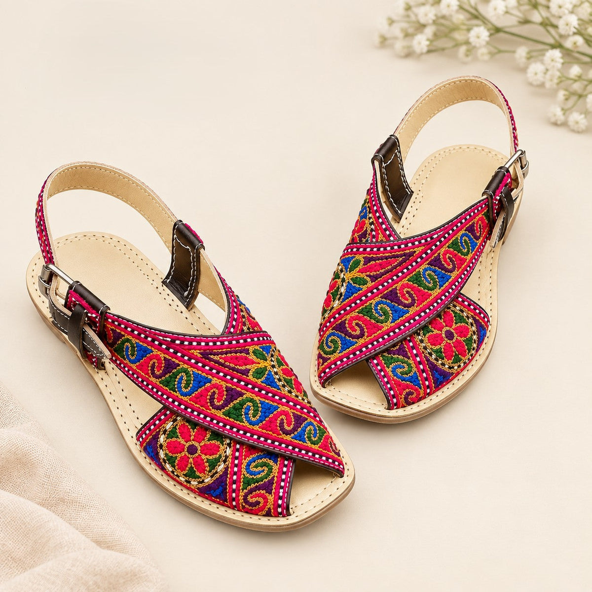 Traditional Pakistani embroidered sandal - Sole & Stylo - soleandstylo